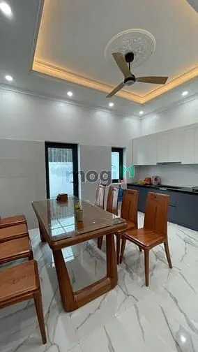 Phố Chu Huy Mân – Long Biên – 103 M2 – 4 Tầng – Mt 4.7 M – Giá 12.2 Tỷ