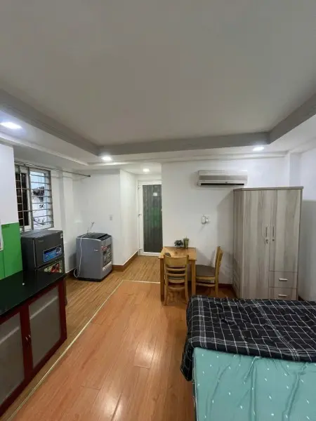 Căn Hộ Cửa Sổ Full Nội Thất - Máy Giặt Riêng - Gần Cầu Thị Nghè, Ngã Tư Hàng Xanh, Q1