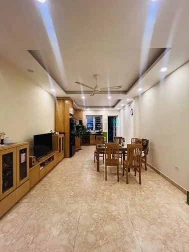 Hoàng Quốc Việt – Cầu Giấy – Ô Tô – 112 M2 – 5 T – Mt 4.2 M – Giá 32.8