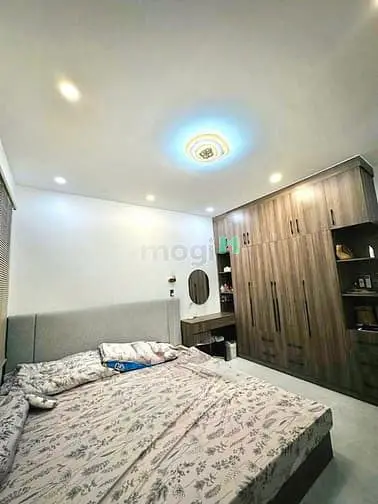 Nhà 3 Lầu 5Pn Full Nội Thất, Đường Lê Văn Quới, Bình Tân