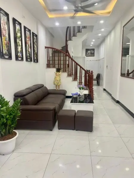 Cho Thuê Nhà Nguyên Căn Đại Từ, Dt 40Mx 4 Tầng, 5Pn, Mới Đẹp, Full Đồ, Đh, Nl, Điện Giá Dân