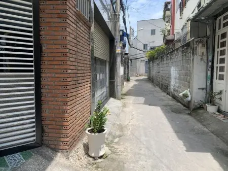 Cho Thuê Phòng Trọ 18M2, Giá 2,3 Tr Q12, Tp.hcm