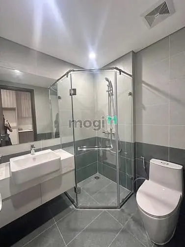 Cho Thuê Studio Bếp Rèm, Máy Nước Nóng, Free Gym Hồ Bơi-The Opus One