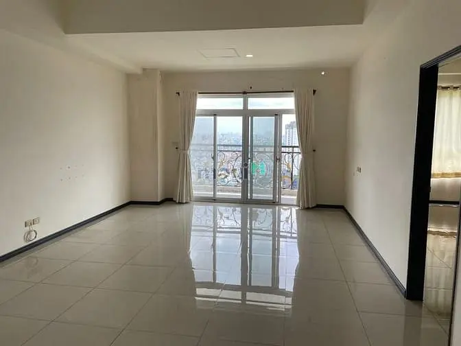 Bán Căn Hộ The Flemington - 97M², 2Pn - View Phú Thọ - Có Suất Ô Tô