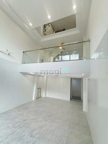Vị Trí Vip - Nhà 2 Lầu St Mặt Tiền Kinh Doanh Sầm Uất Lâm Văn Bền, Q.7