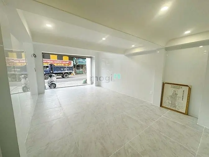 Vị Trí Vip - Nhà 2 Lầu St Mặt Tiền Kinh Doanh Sầm Uất Lâm Văn Bền, Q.7