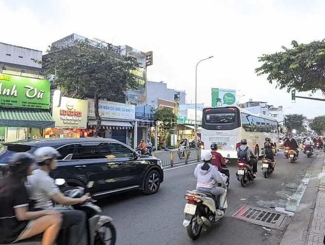 Cho Thuê Tòa Nhà Góc 2Mt 43 Nơ Trang Long - 5 Tầng Thang Máy