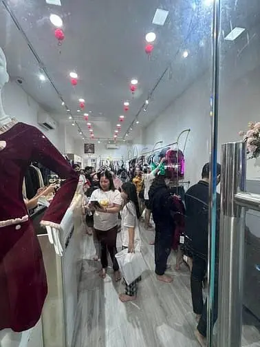 Giá Rẻ 3X - Cho Thuê Nhà Mặt Tiền Lê Văn Sỹ, Q.tân Bình, Dt 4X30M