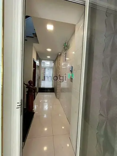 Cho Thuê Tầng Trệt Mặt Tiền Đường Lý Chiêu Hoàng-Quận 6