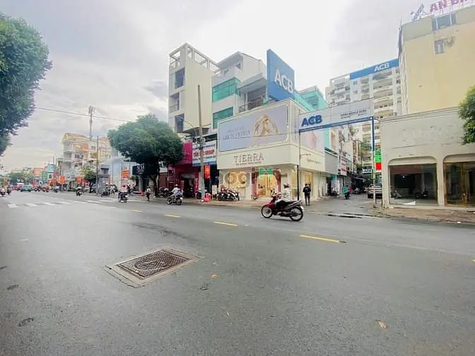Cho Thuê Nhà Góc 2Mt 130 Ông Ích Khiêm, Quận 11