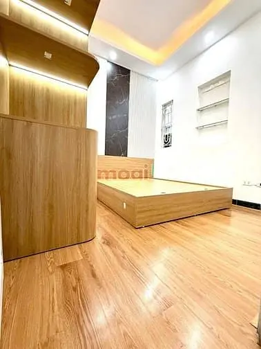Nhà Đẹp Ngõ Lạc Long Quân, Giá 7.98 Tỷ, 33M2X5T, Ảnh Thật
