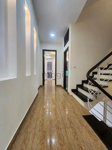 Nhà Đẹp Long Lanh Ngõ Đê La Thành, Giá 9.3 Tỷ, 49M2X5T, Ảnh Thật