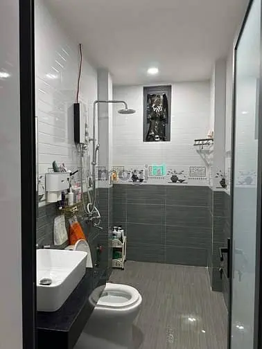 Bán Nhà Đẹp-Dt80M2-3Pn-Ôtô Đậu Cửa-Đ2/4 Vĩnh Hoà-Nha Trang-Chỉ 2Tỷ8