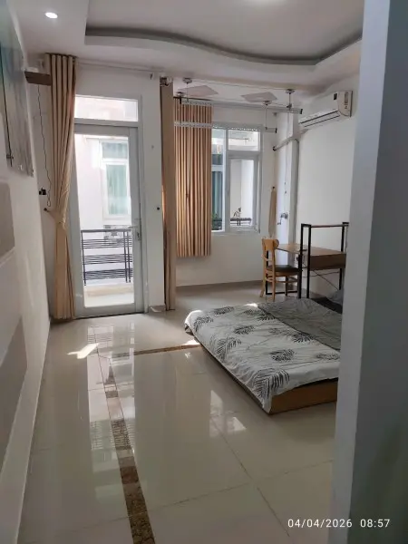 Căn Hộ Dv 1Pn Tách Bếp Phú Nhuận Ban Công Full Nội Thất Máy Giặt Riêng Tự Do