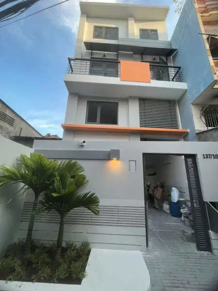 Căn Hộ Duplex Full Nội Thất, An Ninh, Cách The Flemington 500M. Phù Hợp Cho 2 Người Ở, Có Sân Riêng