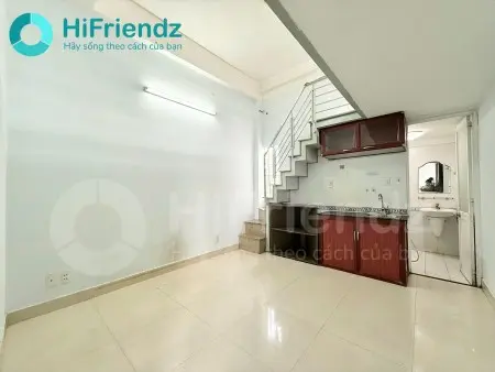Phòng Giá Siêu Hạt Dẻ Tại Cộng Hoà , Được Nuôi Mèo