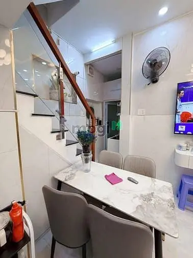 Bán Nhà Trung Tâm Quận 3, Bốn Tầng, Cách Mặt Tiền Vài Bước Chân