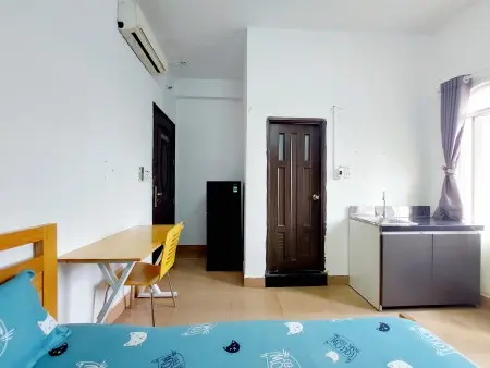 Phòng Cửa Sổ Lớn Có Thang Máy Gần Etown Cộng Hòa