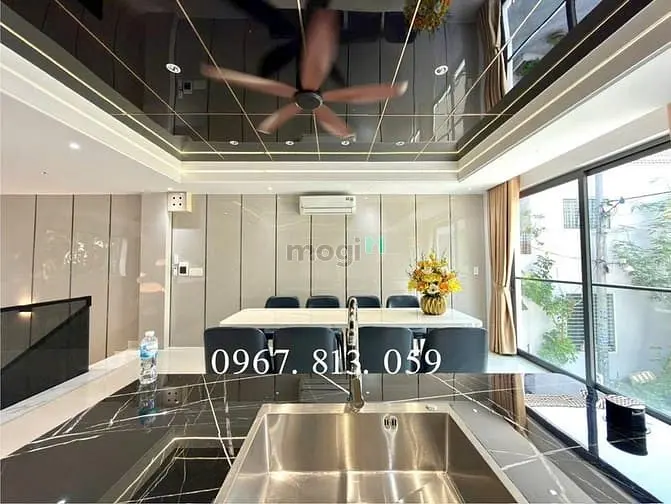 Nhà Mới Dt:5,5X11M, Lửng, 3 Lầu, 4Pn, P.thờ, Sân Thượng, Gara Ô Tô