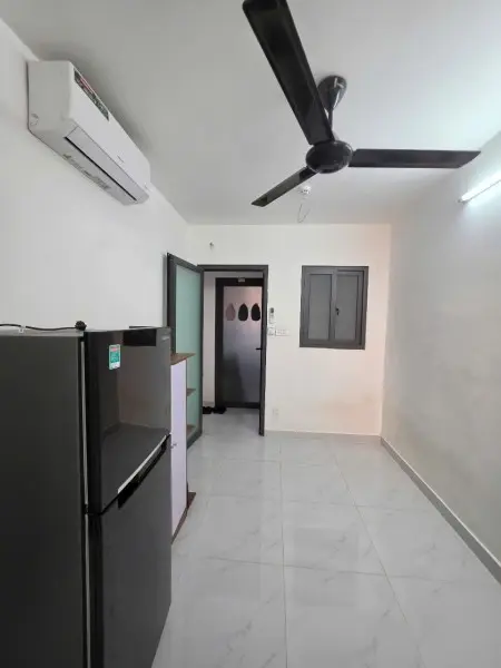 Cho Thuê Phòng Cửa Sổ - Thang Máy, Hầm Xe - Bùi Đình Túy - Chỉ Tính Điện 3K5 Và Nước