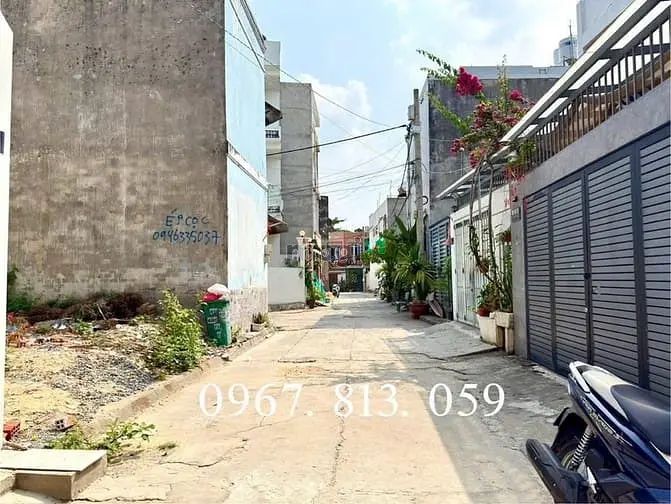 Đất Shr Ngay Ngã Tư Ga Đường Thạnh Lộc 22, Dt:5.75X14M, Hướng Đông Nam