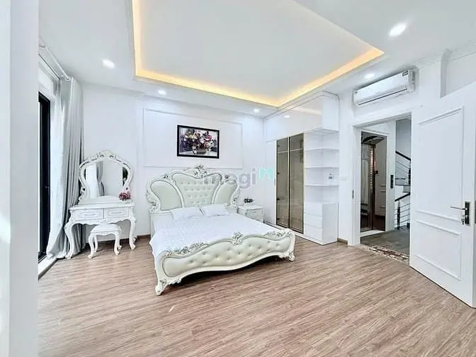 Nhà Đẹp Ngõ Chùa Bộc, Giá 18.8 Tỷ, 50M2X6T, Thang Máy, Ảnh Thật