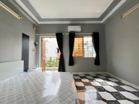 Căn Hộ 50M² Ban Công Full Nội Thất – Trung Tâm Quận 10 Gần Quận 1 Quận 3 Vạn Hạnh Mall