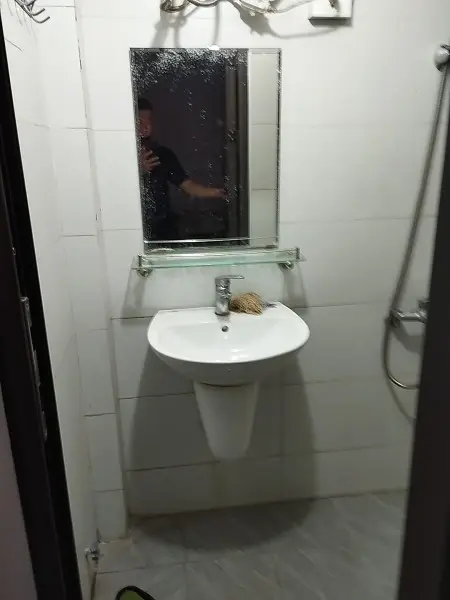 Vị Trí: Địa Chỉ Ngõ 281 Đường Trần Khát Chân,Bạch Mai  Phòng Bao Gồm 1Giường Đôi,1 Tủ 2 Cánh,Sẵn