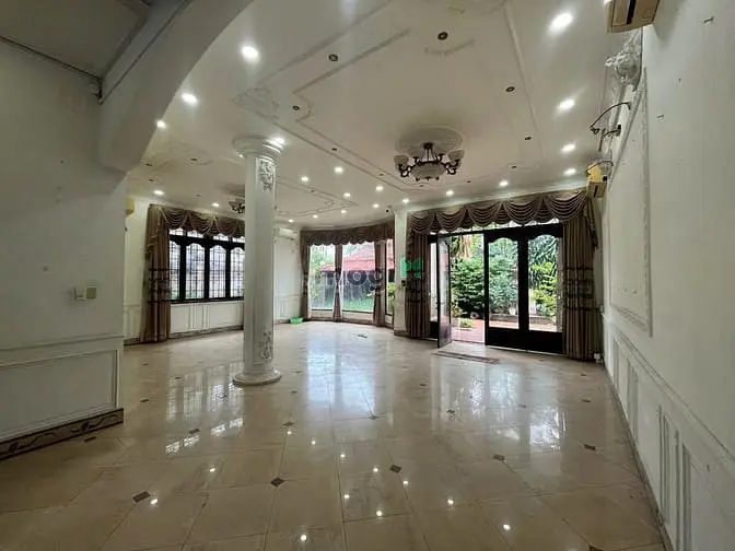 Biệt Thự Kinh Doanh Thảo Điền, Q2, 500M2, 1 Trệt 1 Lầu. Giá 140Tr/Th