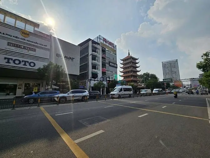 Cho Thuê Nhà 323-325 Nam Kỳ Khởi Nghĩa, Q.3 - 4 Tầng - Ngang 10M