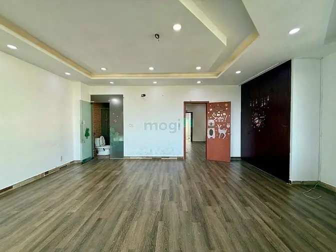Share Nhanh Vp Góc 3 Mặt Tiền Đường B4, Sala, 90M2, 28Tr/Tháng