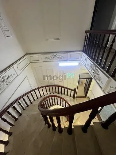 Biệt Thự Kinh Doanh Thảo Điền, Q2, 500M2, 1 Trệt 1 Lầu. Giá 140Tr/Th