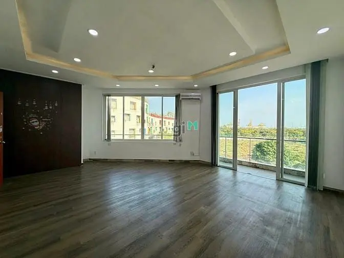 Share Nhanh Vp Góc 3 Mặt Tiền Đường B4, Sala, 90M2, 28Tr/Tháng