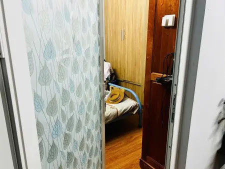 Cho Thuê Căn Hộ Cc B1 Trường Sa, Thoáng Mát, Gần Trung Tâm