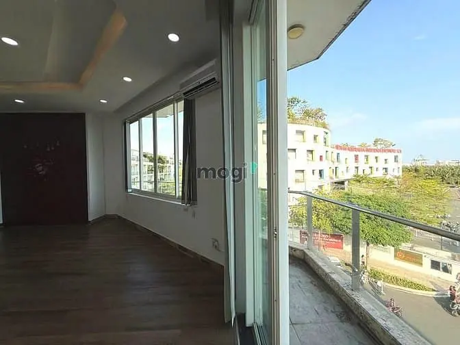 Share Nhanh Vp Góc 3 Mặt Tiền Đường B4, Sala, 90M2, 28Tr/Tháng