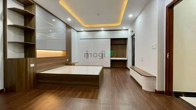 Bán Nhà Ngõ Lạc Long Quân, Giá 14.95 Tỷ, Gần 58M2X5T, Lô Góc, Nở Hậu