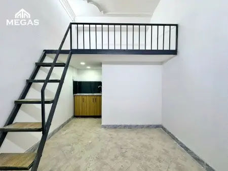Phòng Quận 5 Gác Cao Full Nội Thất Mới 100% – Trần Cao Ấn Tượng, Ở Cực Thoáng – Chốt Nhanh