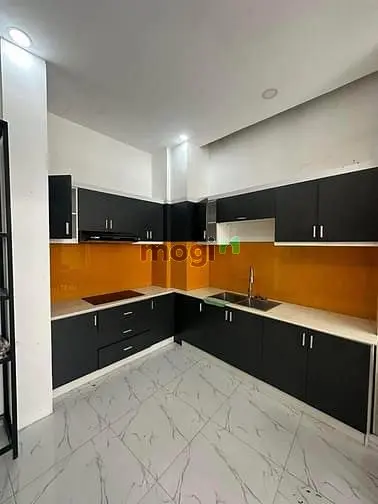 Nhà Hẻm Xe Hơi Cộng Hòa 3,2Mx8M 3Pn 3Wc Có Sổ Hồng Riêng