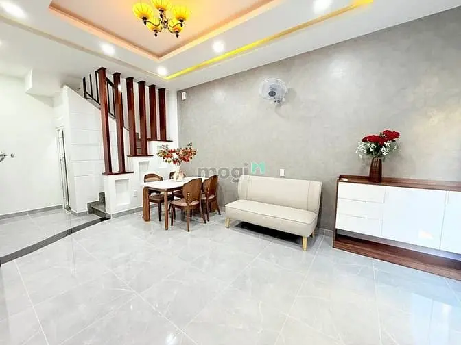 Phan Xích Long Phú Nhuận - 30M2 - 4 Tầng Lầu - 3 Phòng Ngủ Rộng - Sát
