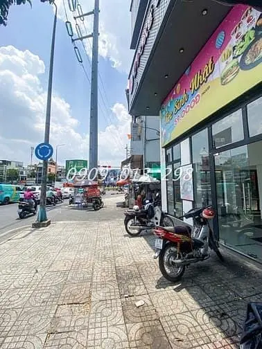 Cho Thuê Nhà Đối Điện Đầm Sen - Lạc Long Quân - Quận 11