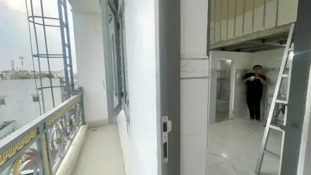 Chính Chủ Cho Thuê Phòng Bancol, Điện Nước Tính Giá Nhà Nước Siuuu Rẻ Ngay Cv Làng Hoa