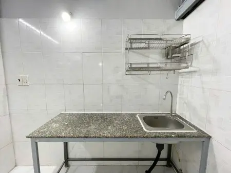 Phòng Nhỏ 1 Người, Sẵn Máy Lạnh Có Gác Wc Riêng Cách Học Viện Bưu Chính Chỉ 3P Đi Xe