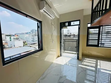 Phòng Bancol Máy Lạnh, Máy Giặt Riêng Ngay Cổng Sau Cvpm Quang Trung