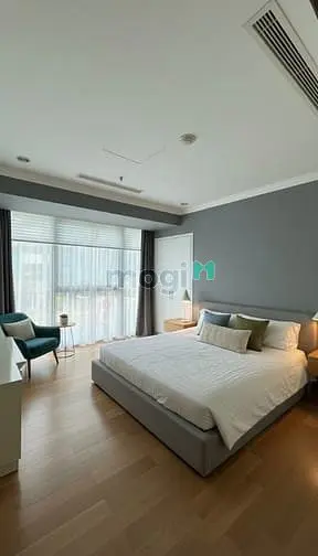 Bán Căn Hộ Vincom Đồng Khởi Q.1 - 235M2 4Pn 3Wc