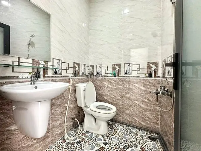 Toà Nhà Mới Khai Trương Ngay Khu Ẩm Thực Phan Xích Long