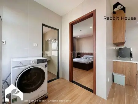 Q10 Studio Ban Công Riêng, Full Kính Đón Nắng