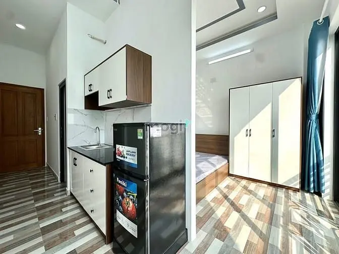 Toà Nhà Mới Khai Trương Ngay Khu Ẩm Thực Phan Xích Long