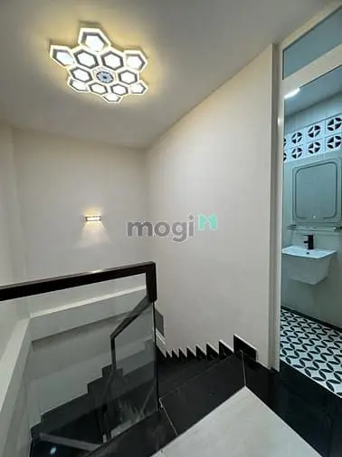 Bán Nhà Lãnh Binh Thăng Q.11 - Hẻm 8M - 4Pn 4Wc Chỉ 8,99 Tỷ