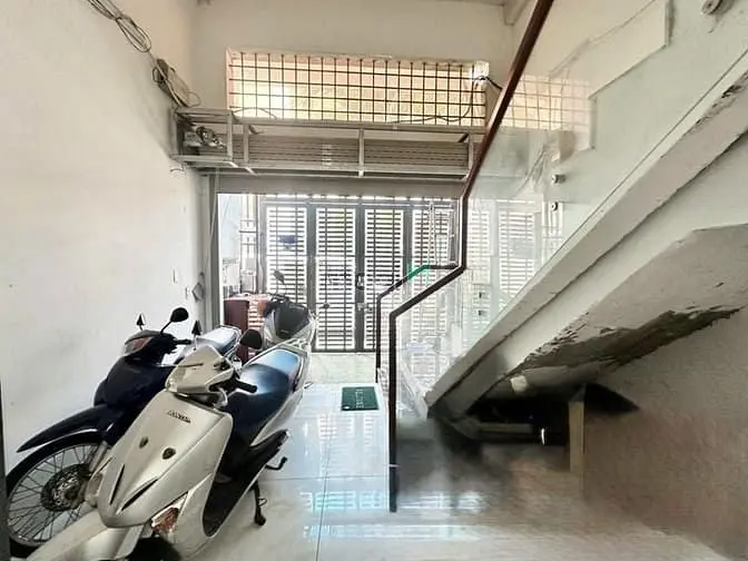 Bán Nhà Hxh 1 Trục Nguyễn Kiệm, Gò Vấp - 70M2 - 4 Tầng - Chỉ 10.3 Tỷ
