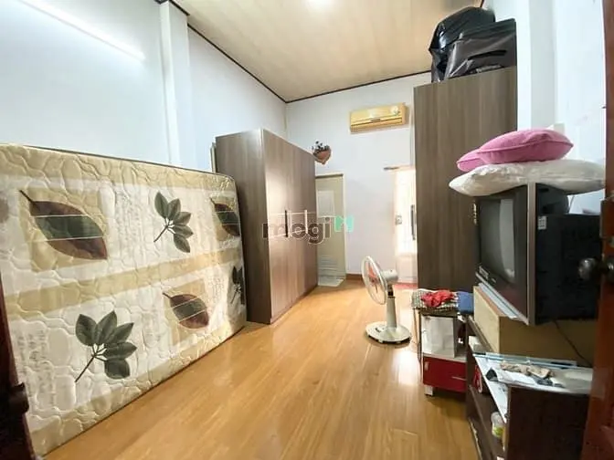 Bán Nhà Gần Chợ Gò Vấp, 51M2 Vuông, 4 Phòng Ngủ, Hẻm 4M, Chỉ 4 Tỷ 5 Tl